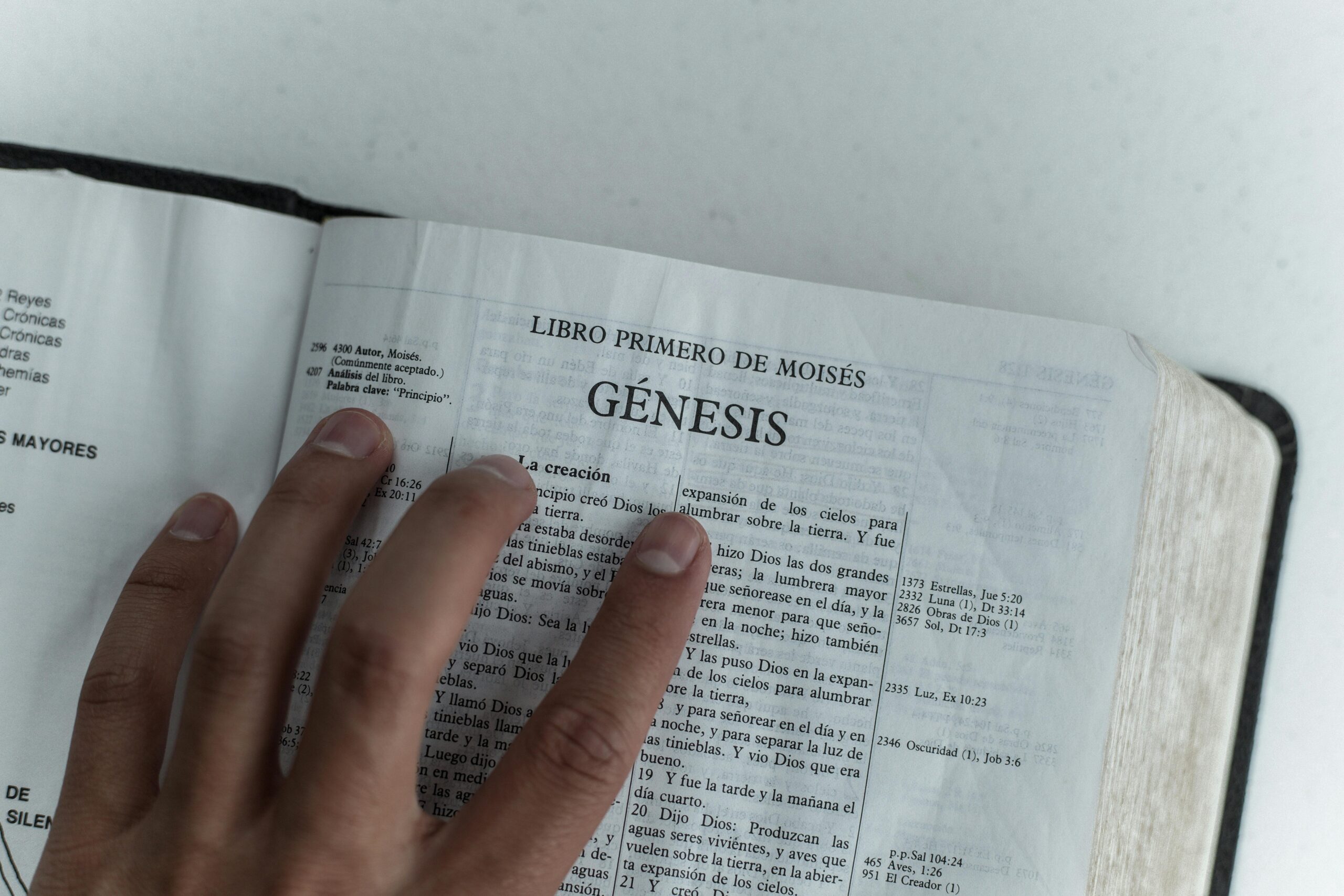 Quem Recebeu as Tábuas dos 10 Mandamentos? Uma Jornada de Fé e Sabedoria