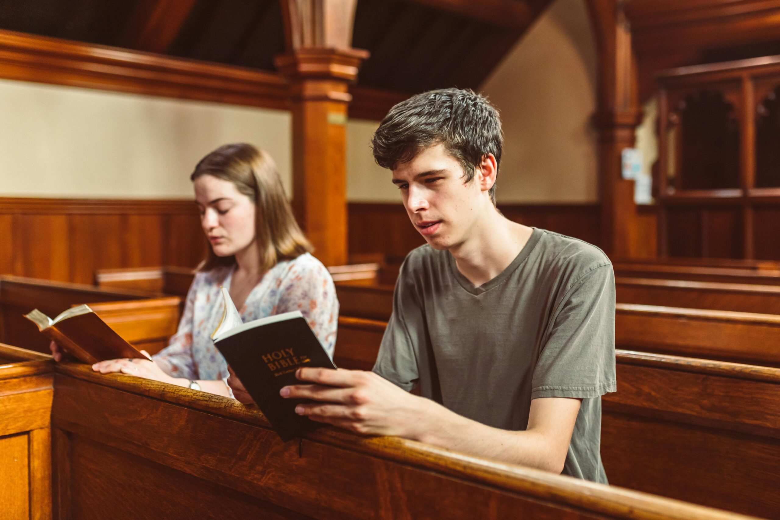 Versículos para Jovens: Inspiração e Luz no Caminho Espiritual