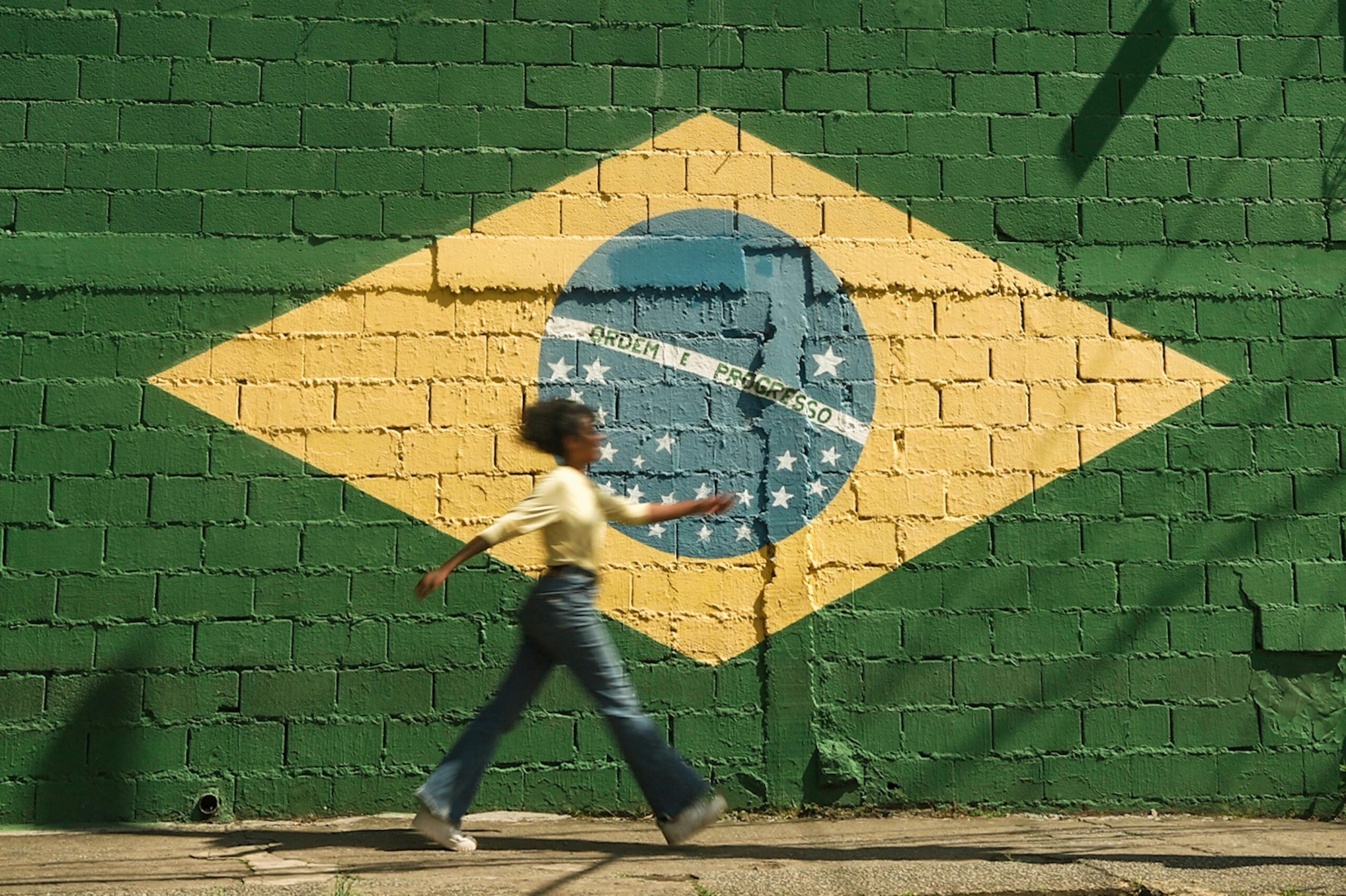 Lula afirma que a religião não deve ser utilizada para fins eleitorais e que a maioria dos deputados se importa ‘pouco’ com o povo
