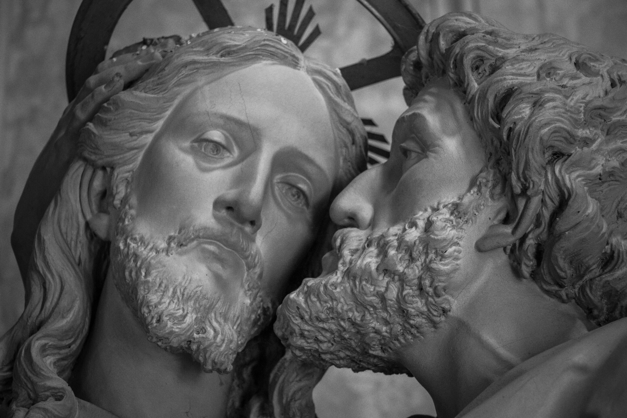 O que aconteceu com Judas Iscariotes: Uma jornada de reflexão e aprendizado