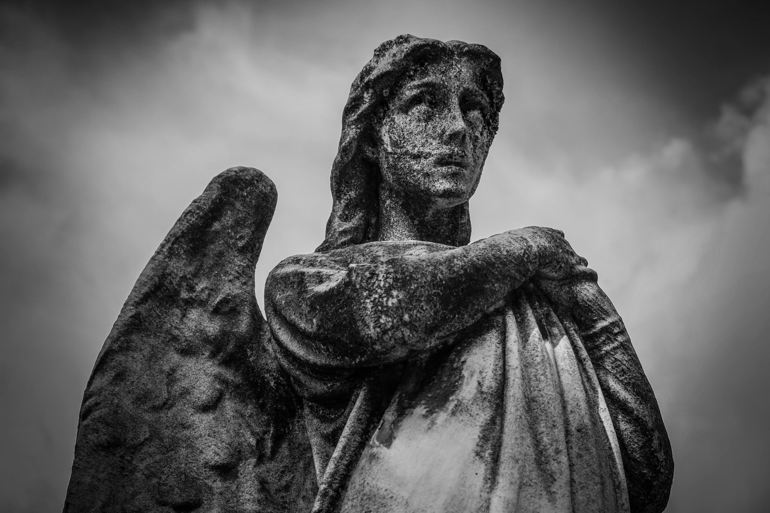 A Redenção de Gabriel: Uma Jornada de Autoconhecimento e Transformação Espiritual