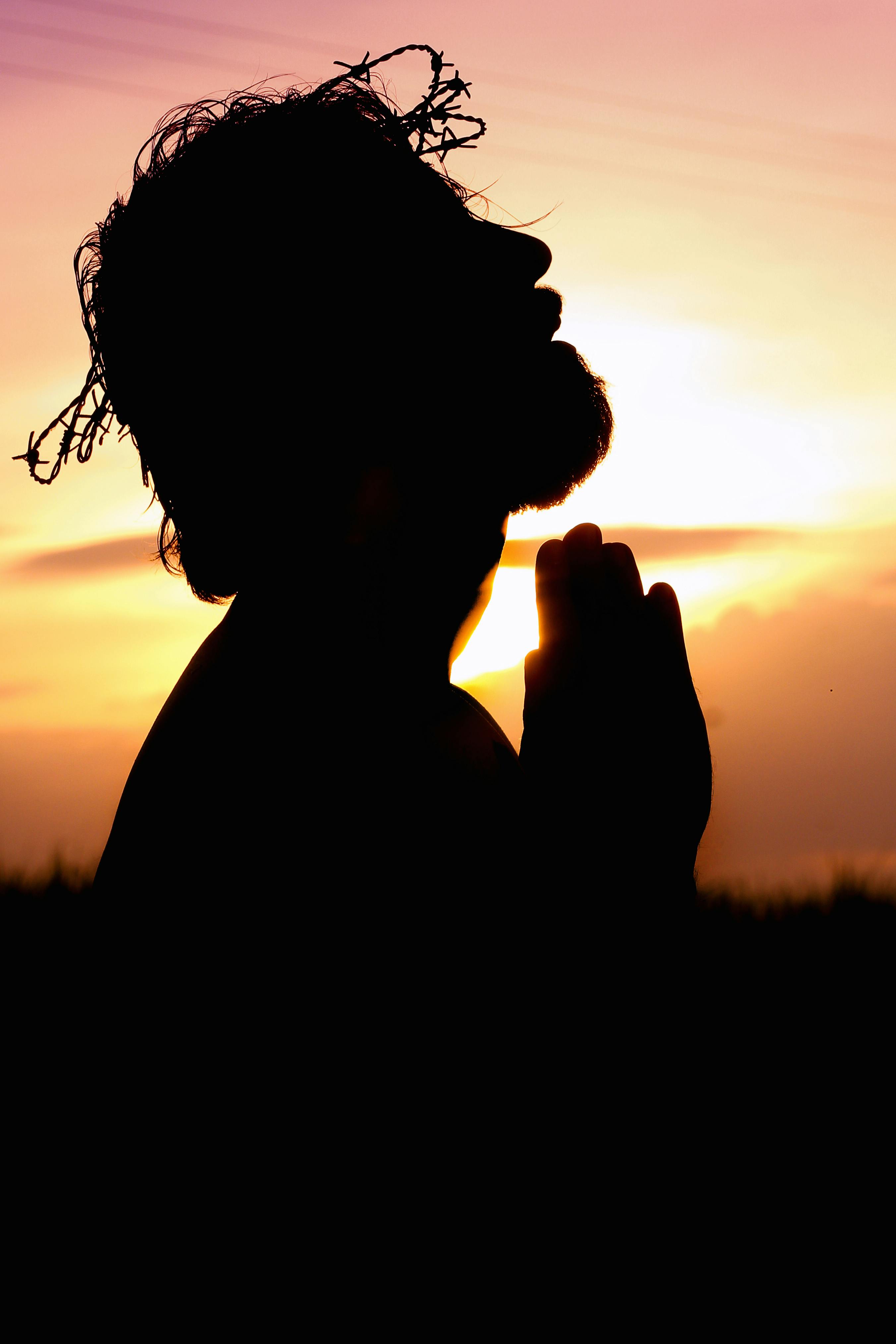 Quem é Jeová? Descubra o significado e a importância espiritual