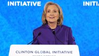 Hillary Clinton critica duramente homens brancos de “uma certa religião”, provocando reação dos conservadores.